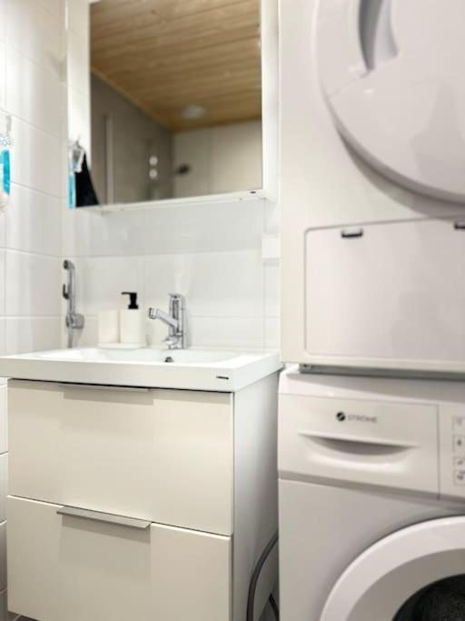 Apartmán Huoneisto Juna Aseman Vieressae Vantaa Exteriér fotografie